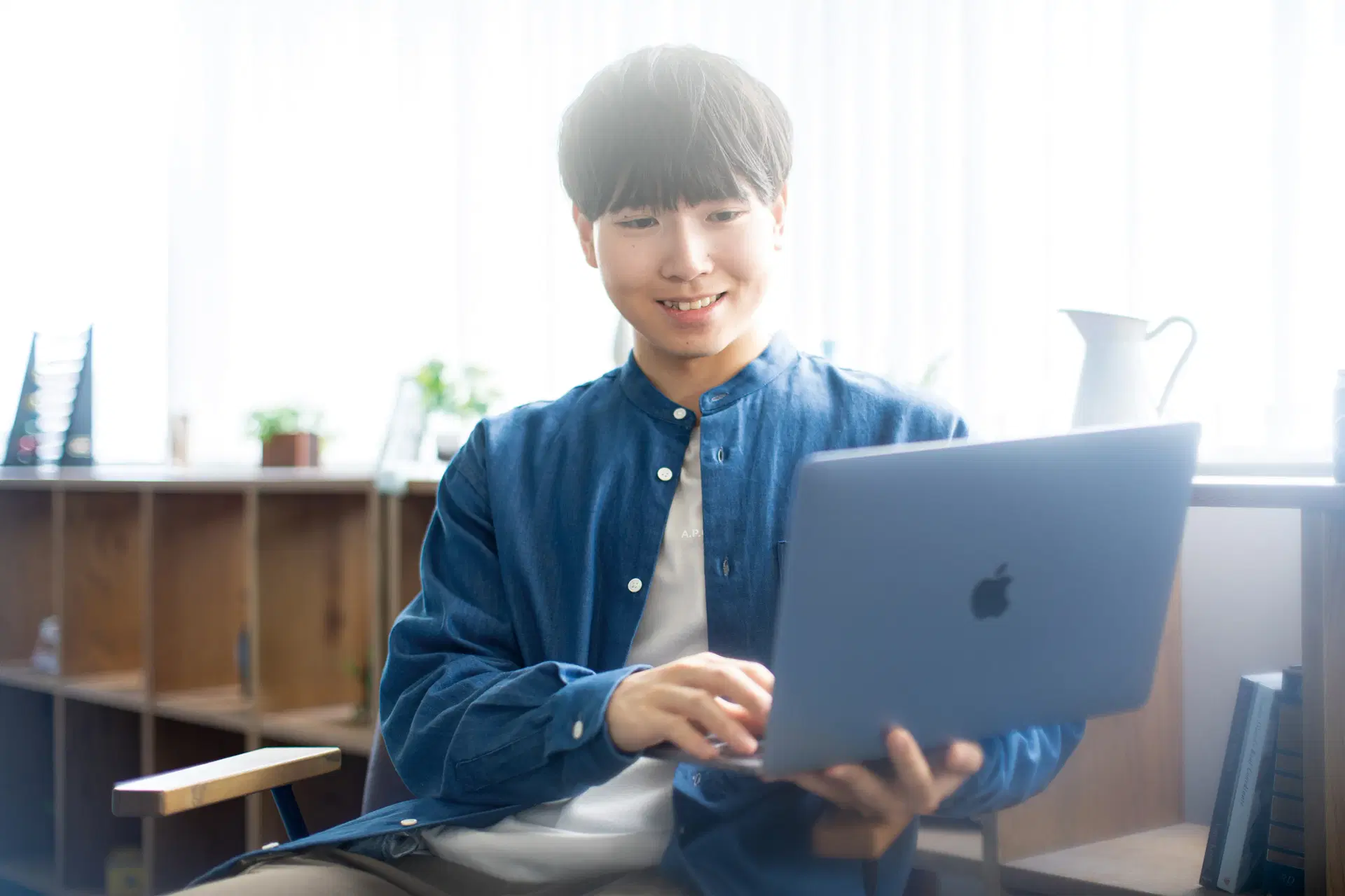 生徒がタブレットで学習している様子