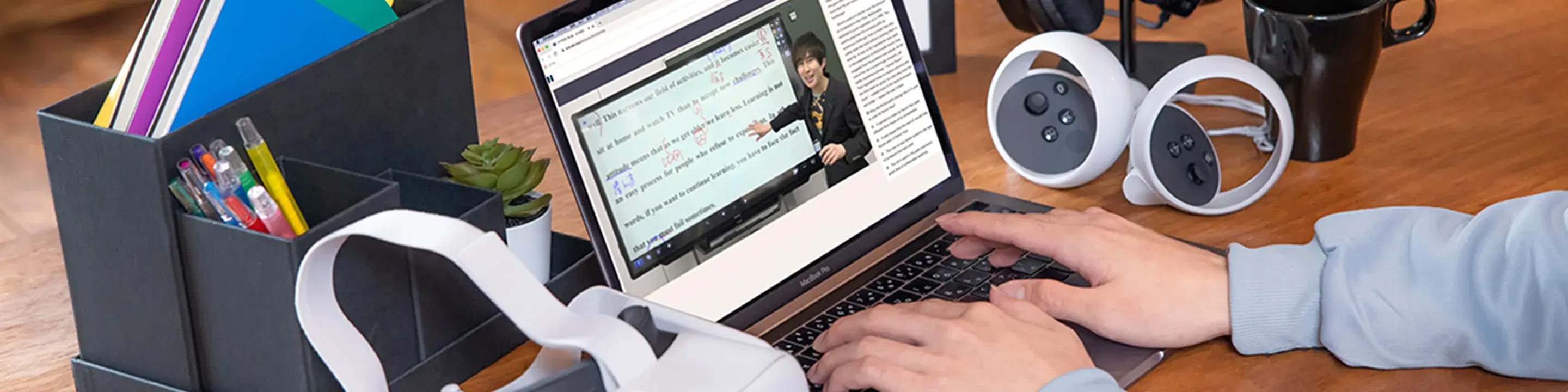 A scene of taking a lesson with a laptop