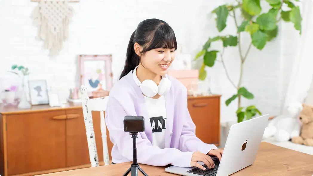 Scene of a video creator class