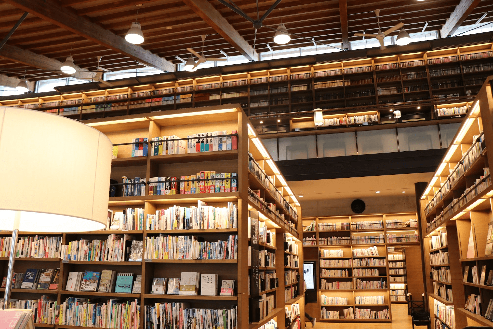 【職業体験】佐賀県武雄市図書館で図書館司書の仕事に触れる